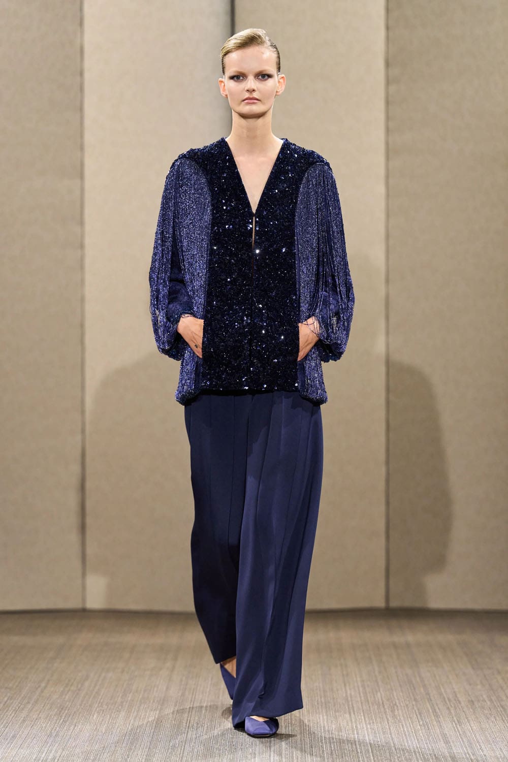 Armani Privè Autunno Inverno 2026 2027 Haute Couture Runway Magazine (23)
