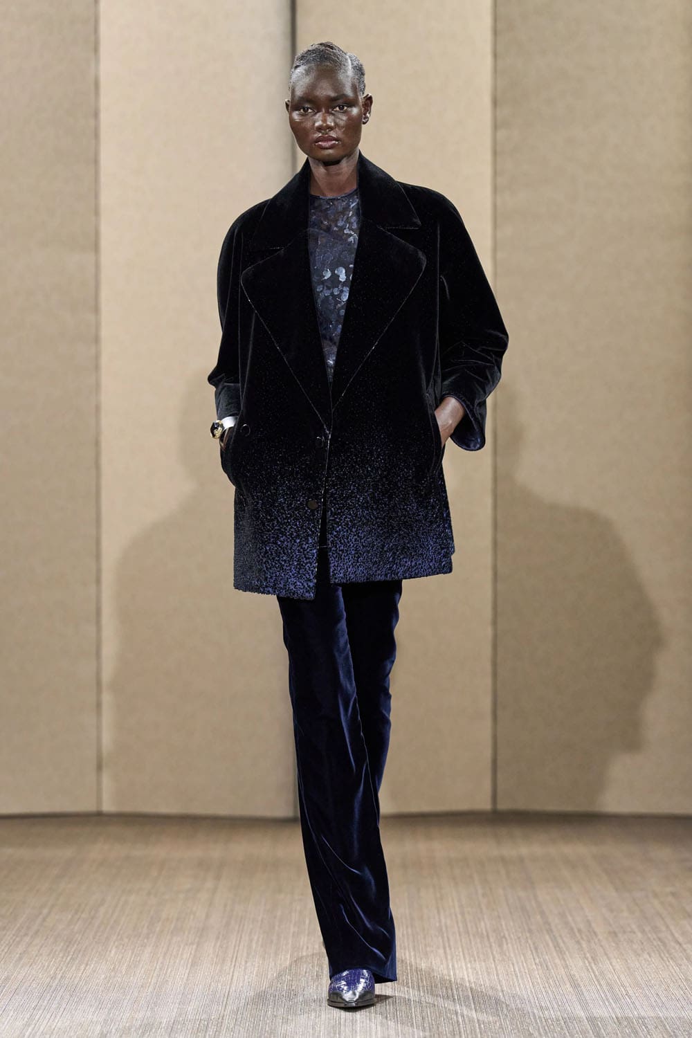 Armani Privè Autunno Inverno 2026 2027 Haute Couture Runway Magazine (25)