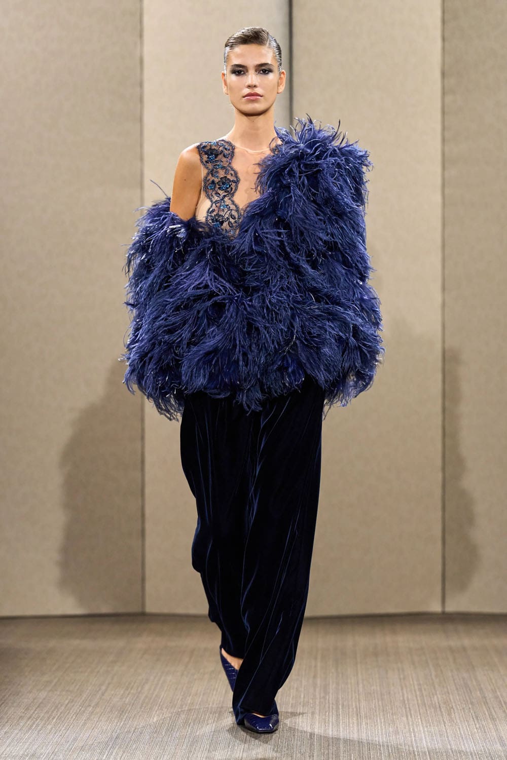Armani Privè Autunno Inverno 2026 2027 Haute Couture Runway Magazine (27)