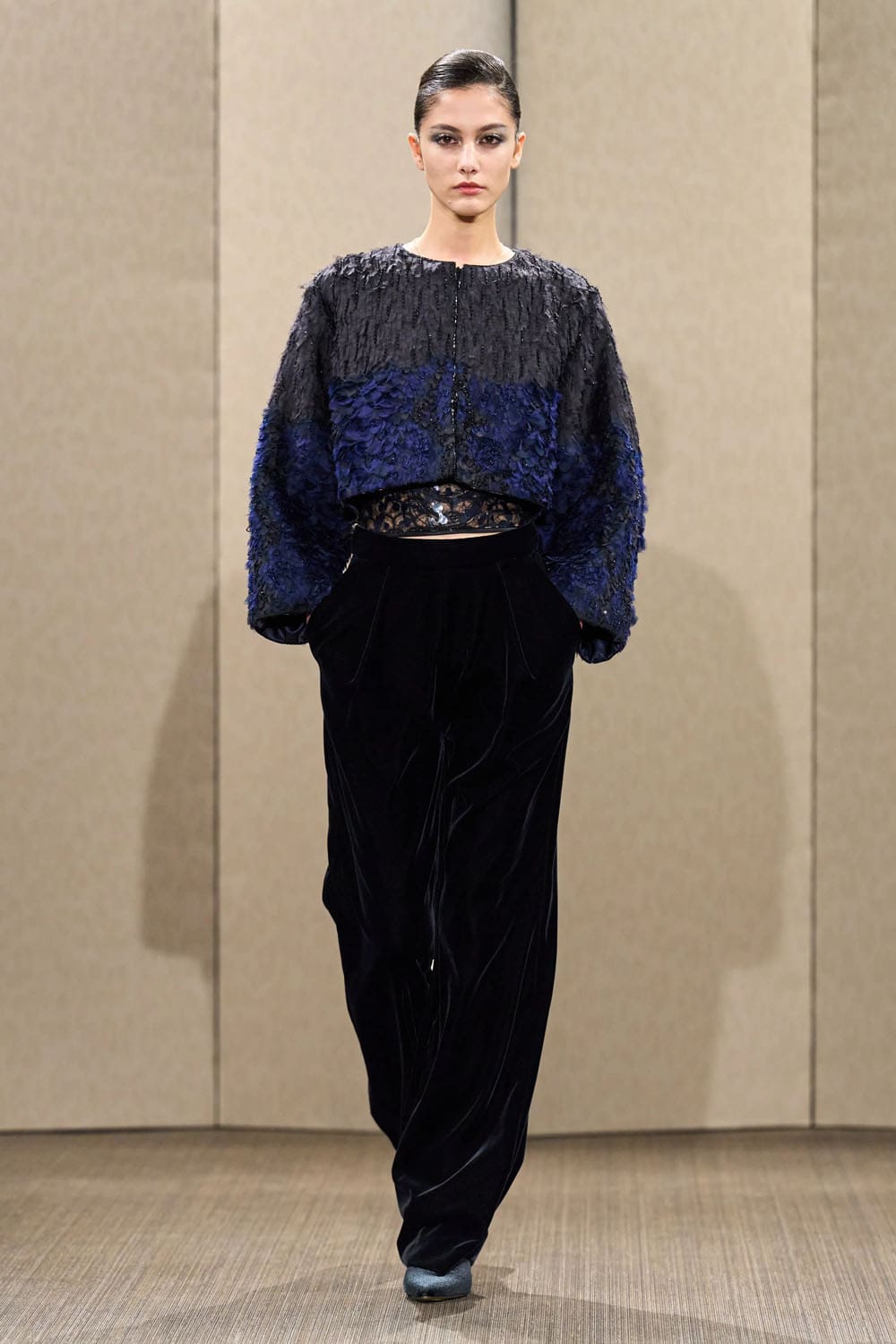 Armani Privè Autunno Inverno 2026 2027 Haute Couture Runway Magazine (29)