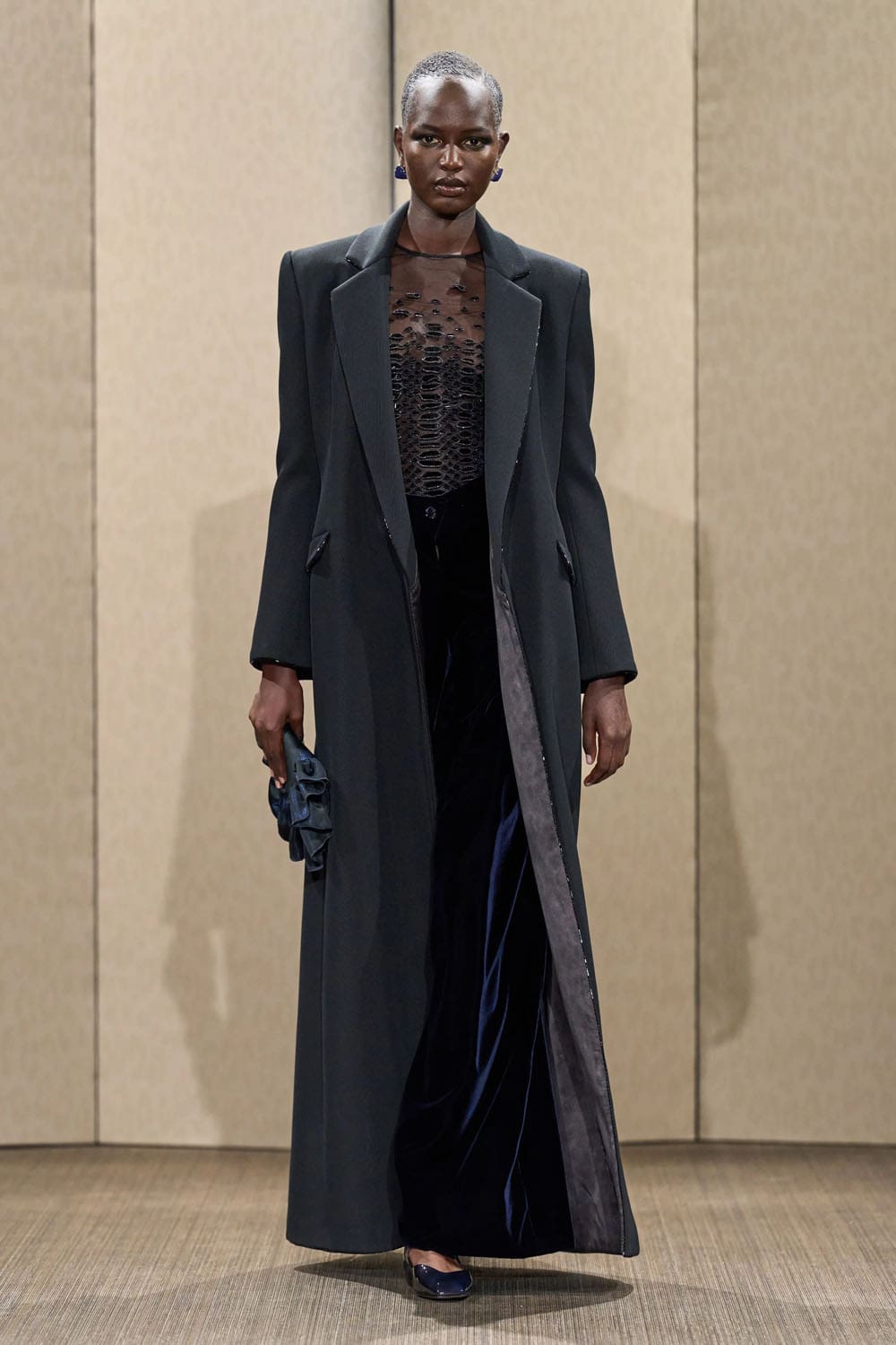 Armani Privè Autunno Inverno 2026 2027 Haute Couture Runway Magazine (30)