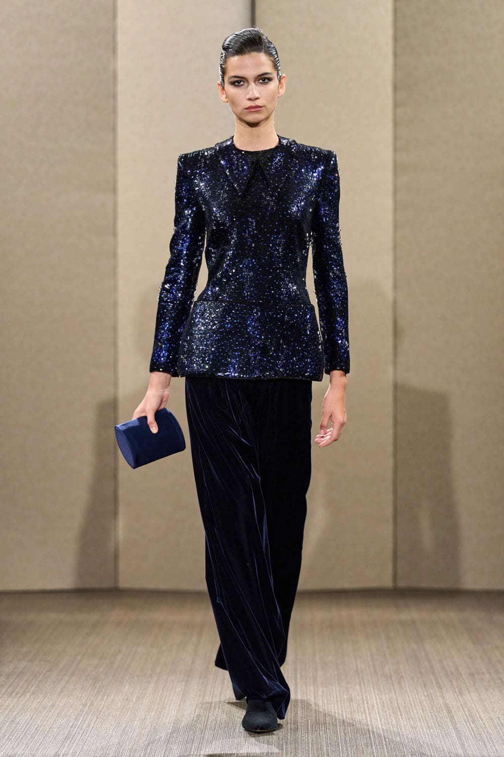 Armani Privè Autunno Inverno 2026 2027 Haute Couture Runway Magazine (32)