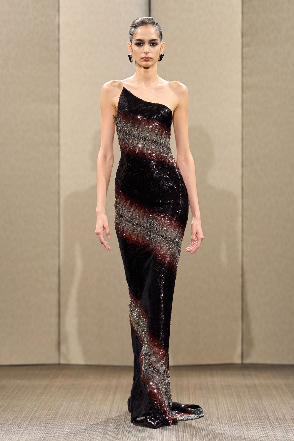 Armani Privè Autunno Inverno 2026 2027 Haute Couture Runway Magazine (48)