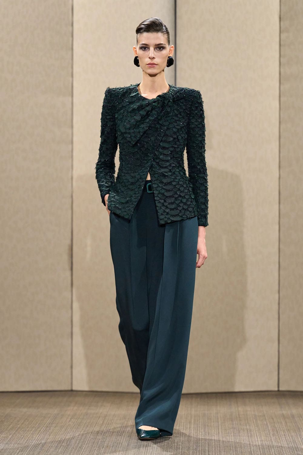 Armani Privè Autunno Inverno 2026 2027 Haute Couture Runway Magazine (5)