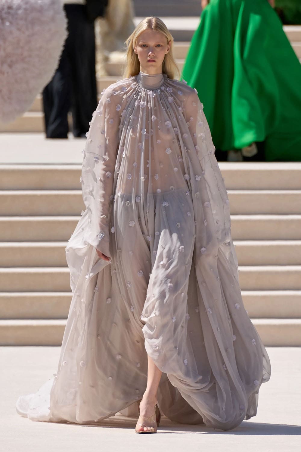 Balenciaga Herbst/Winter 2026/2027 Haute Couture PPP Runway Magazin (37)
