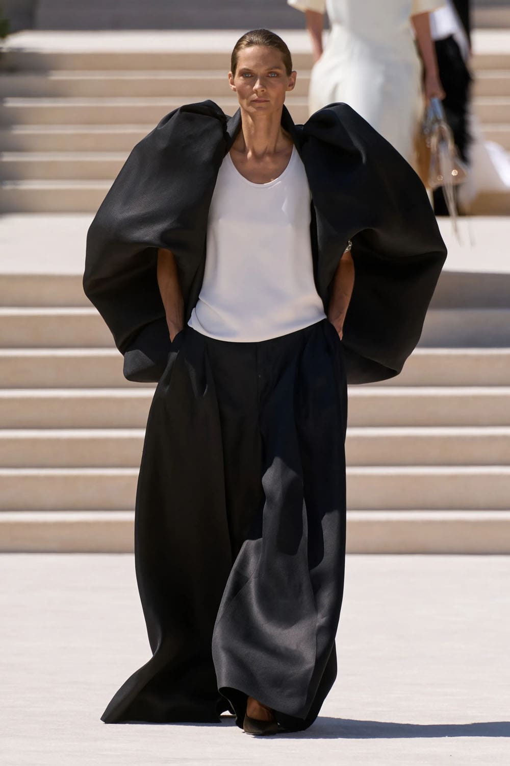 Balenciaga Herbst/Winter 2026/2027 Haute Couture PPP Runway Magazin (4)