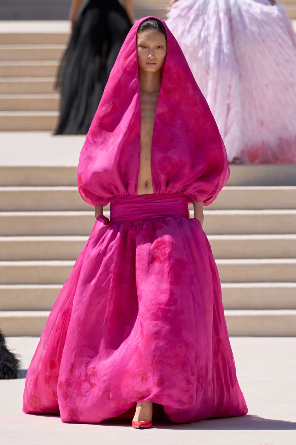 Balenciaga Herbst/Winter 2026/2027 Haute Couture PPP Runway Magazin (49)