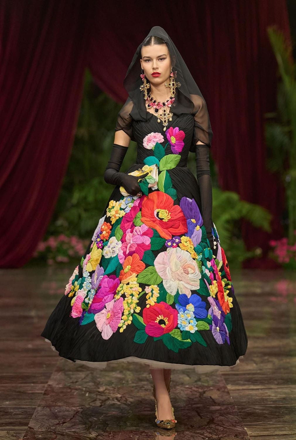 Dolce Gabbana Alta Moda 2026 Runway Magazine (100)