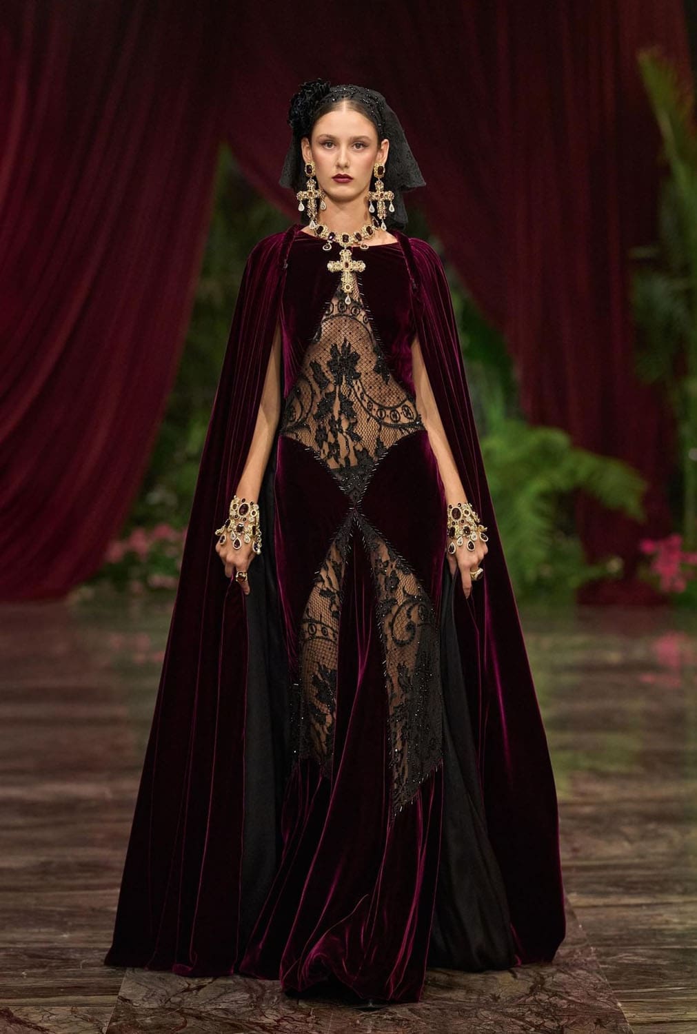 Dolce Gabbana Alta Moda 2026 Runway Magazine (21)