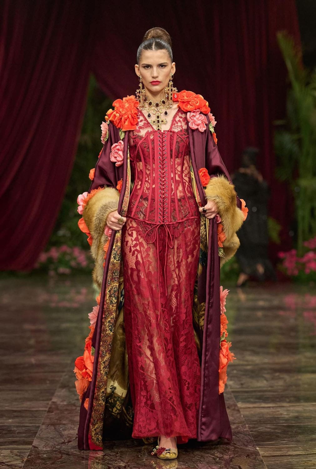 Dolce Gabbana Alta Moda 2026 Runway Magazine (32)