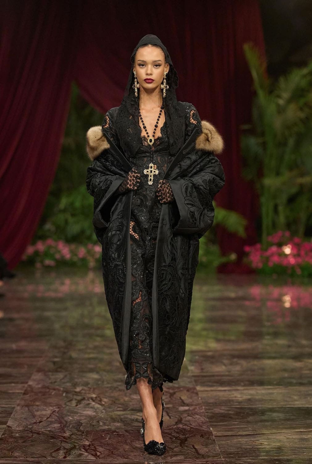 Dolce Gabbana Alta Moda 2026 Runway Magazine (34)