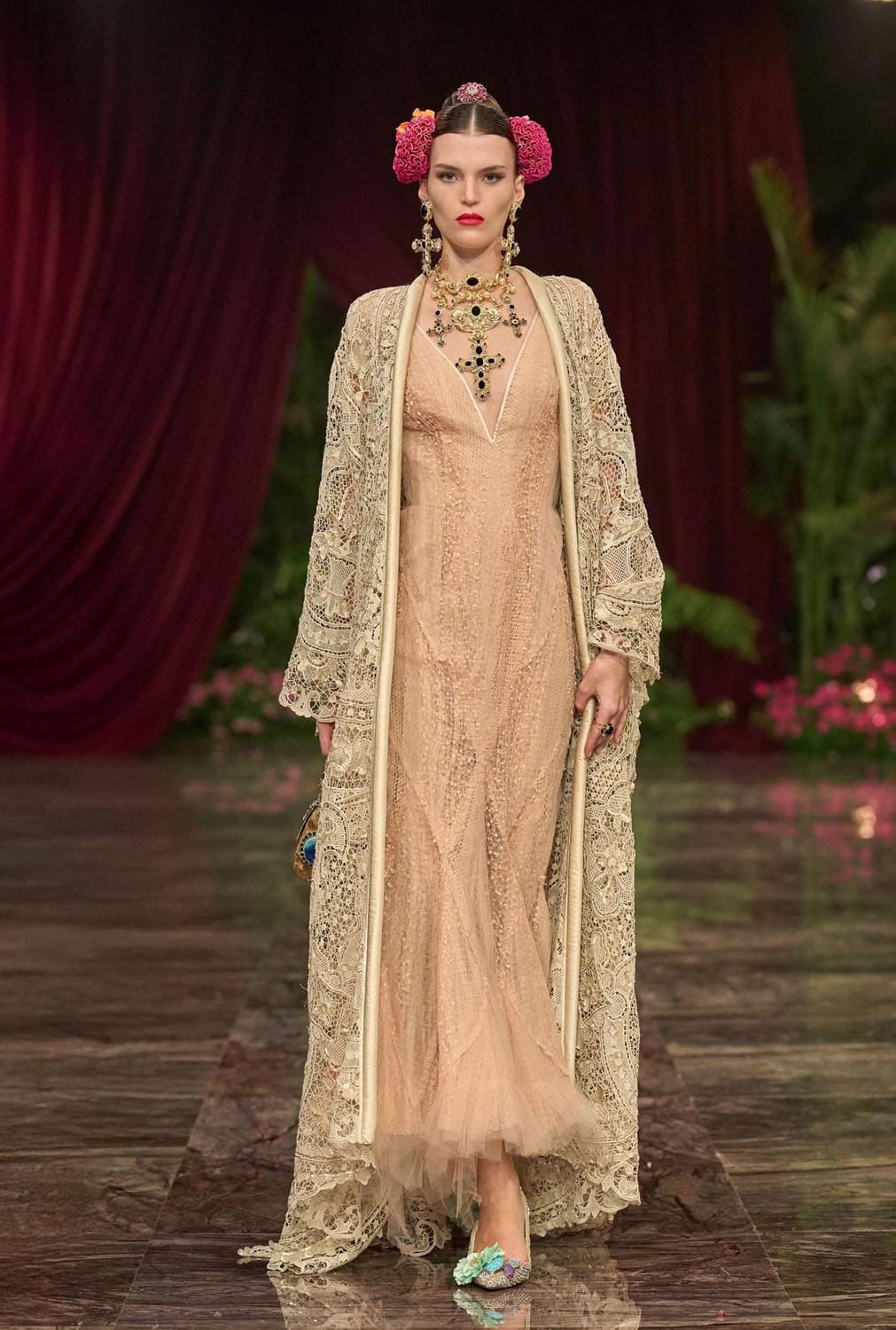 Dolce Gabbana Alta Moda 2026 Runway Magazine (35)