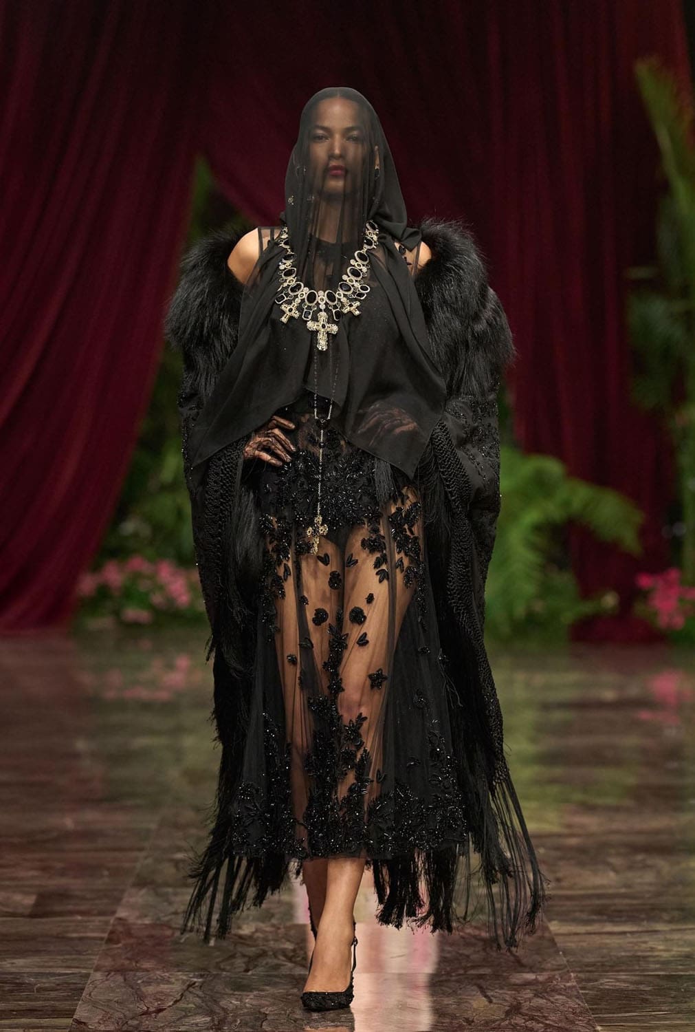 Dolce Gabbana Alta Moda 2026 Runway Magazine (38)