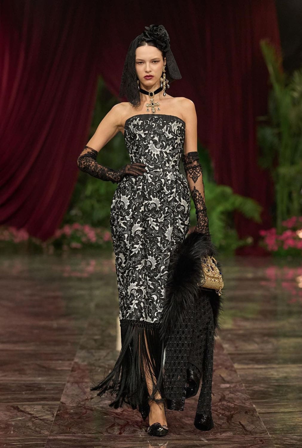 Dolce Gabbana Alta Moda 2026 Runway Magazine (43)