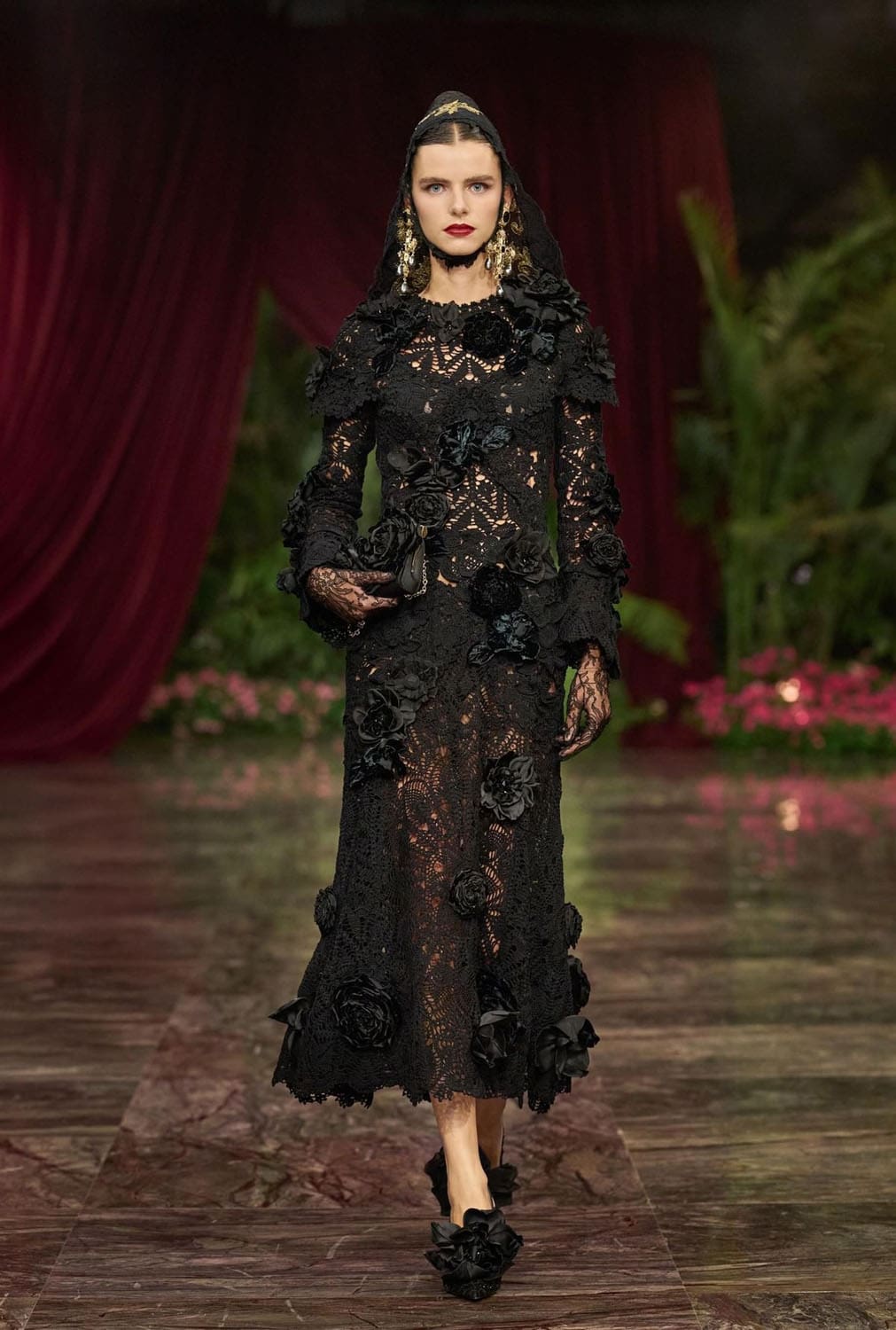 Dolce Gabbana Alta Moda 2026 Runway Magazine (45)