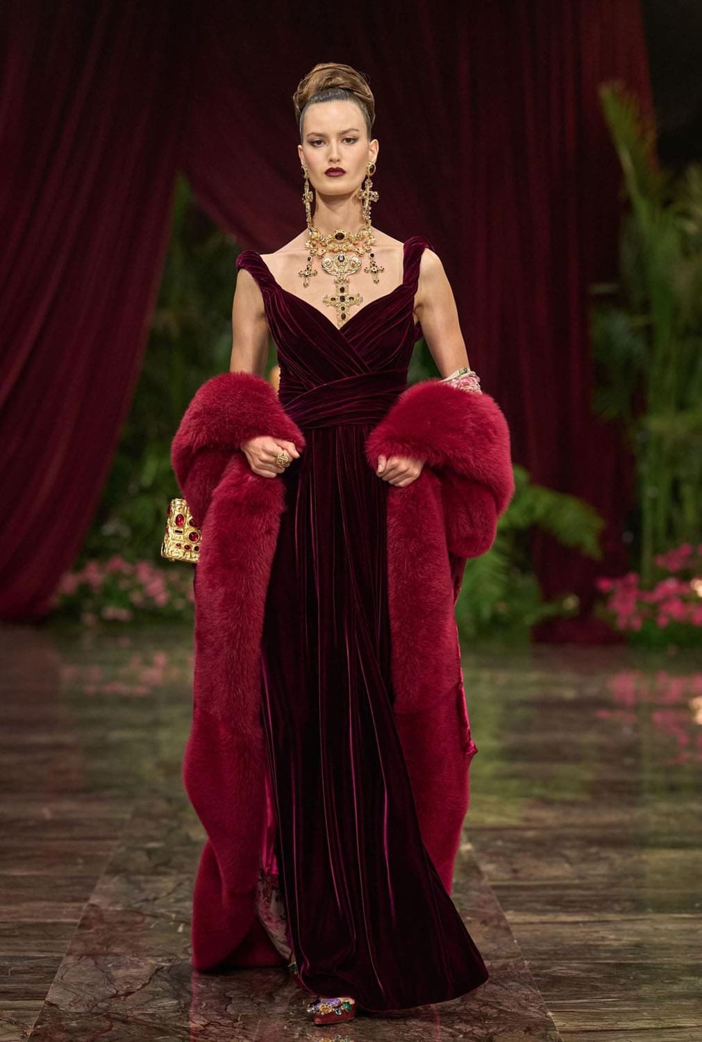 Dolce Gabbana Alta Moda 2026 Runway Magazine (47)
