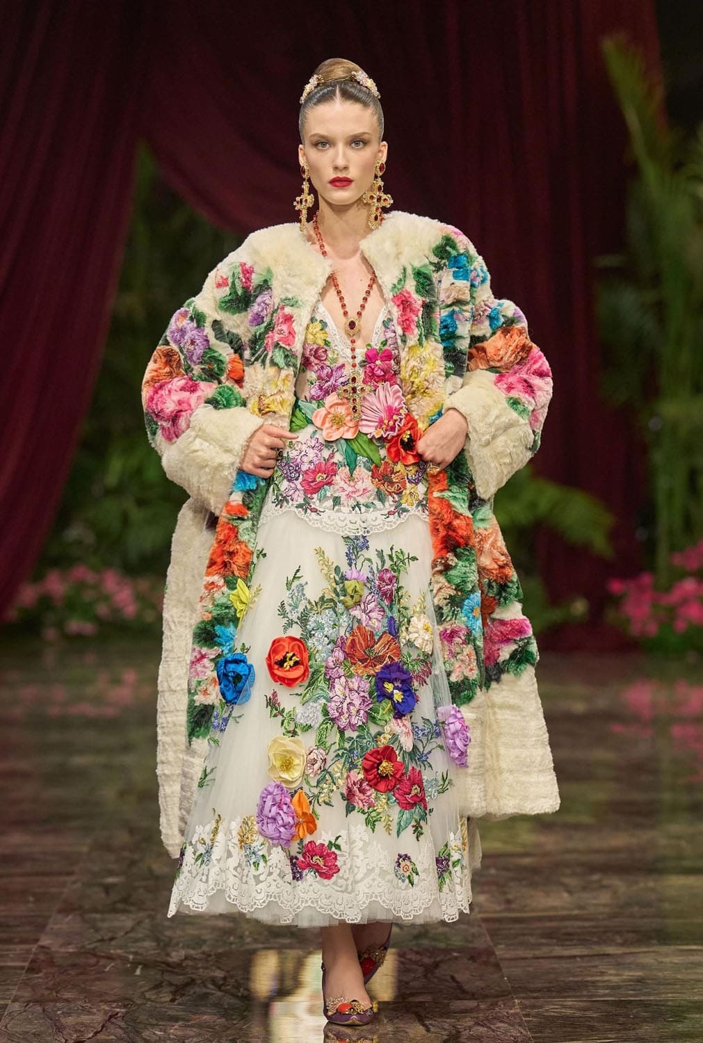 Dolce Gabbana Alta Moda 2026 Runway Magazine (49)
