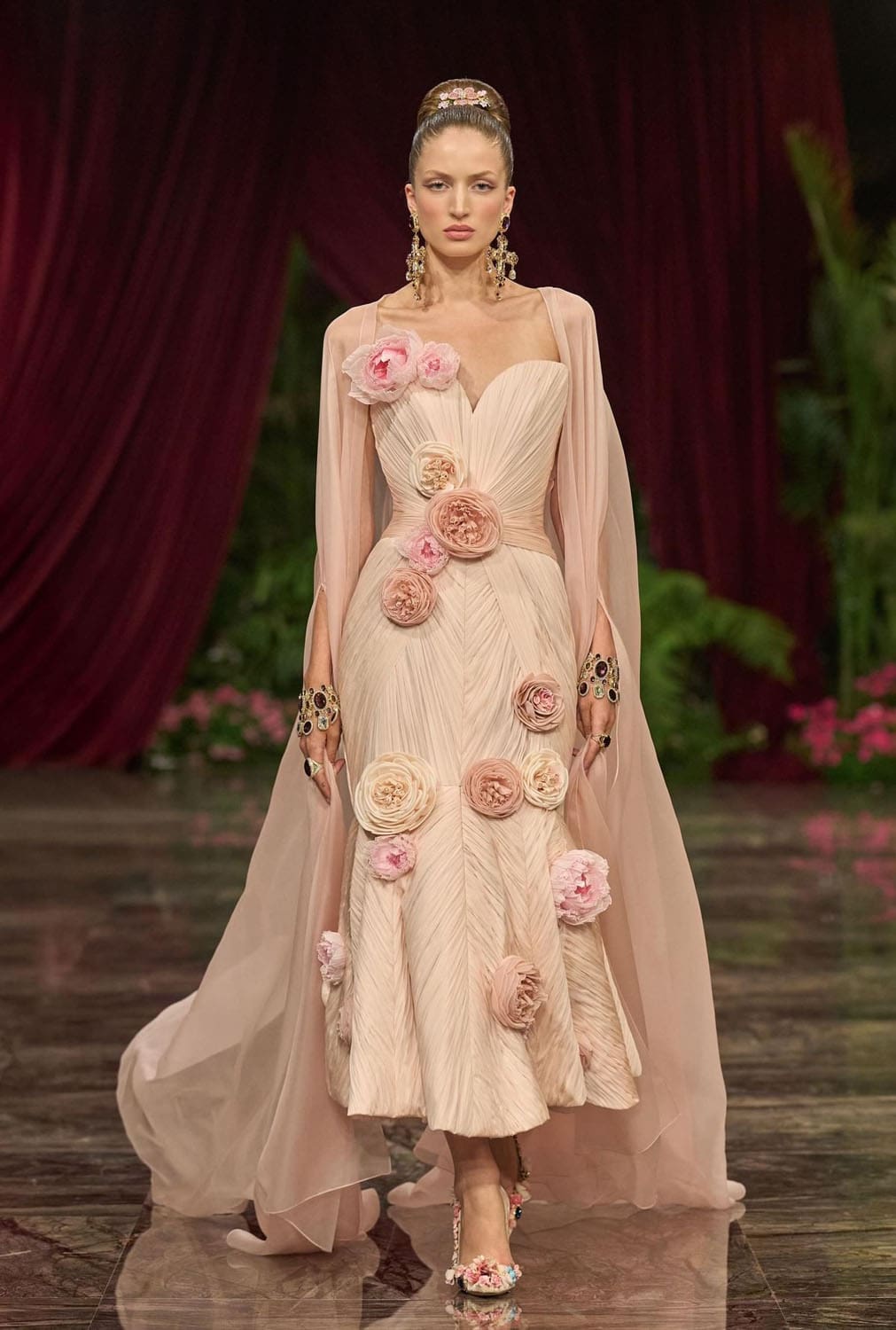 Dolce Gabbana Alta Moda 2026 Runway Magazine (50)