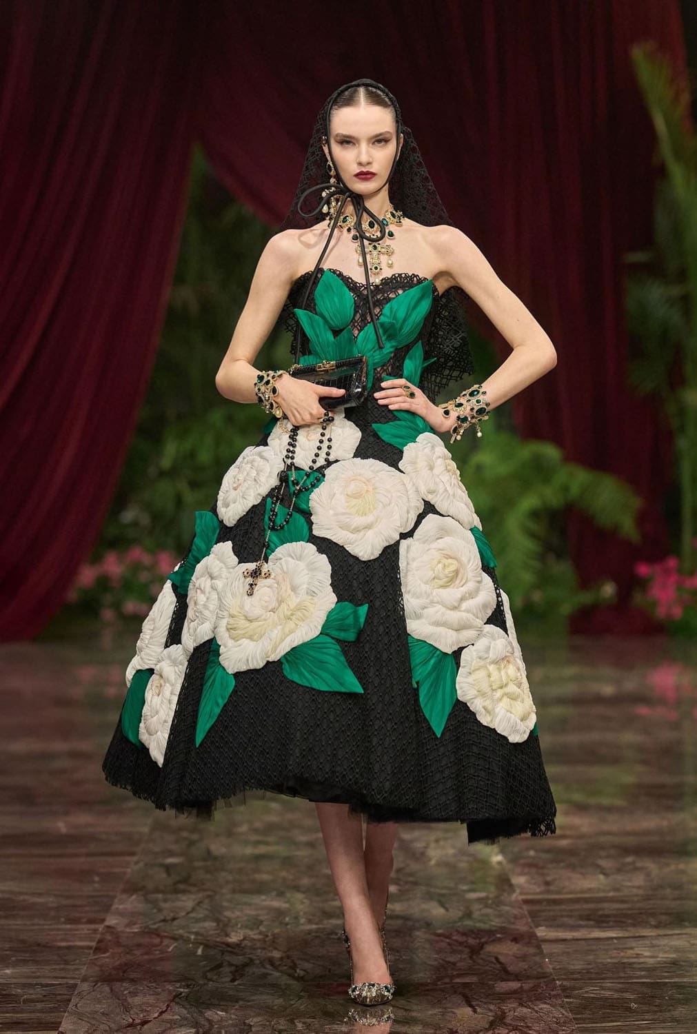 Dolce Gabbana Alta Moda 2026 Runway Magazine (52)