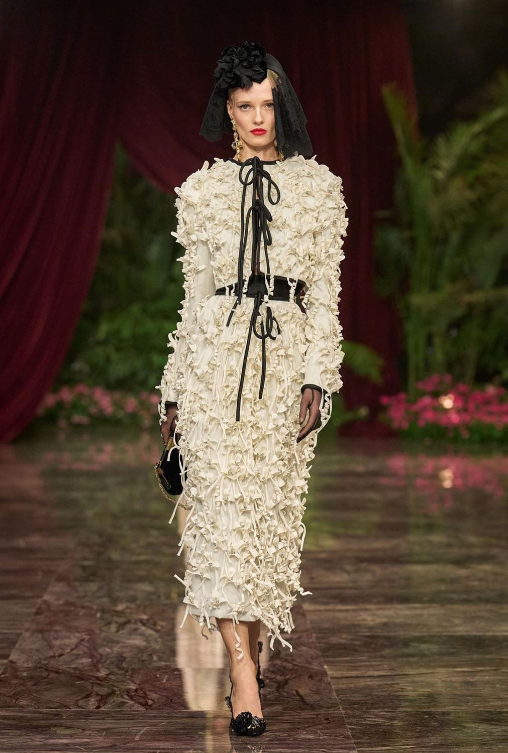 Dolce Gabbana Alta Moda 2026 Runway Magazine (54)