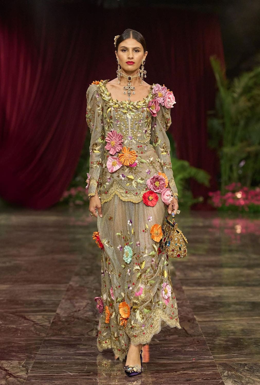 Dolce Gabbana Alta Moda 2026 Runway Magazine (57)