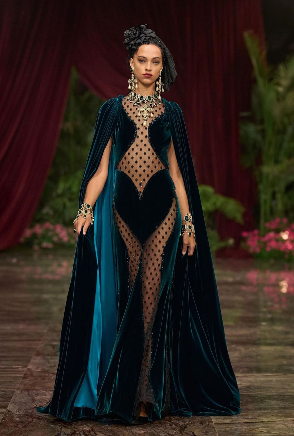 Dolce Gabbana Alta Moda 2026 Runway Magazine (58)