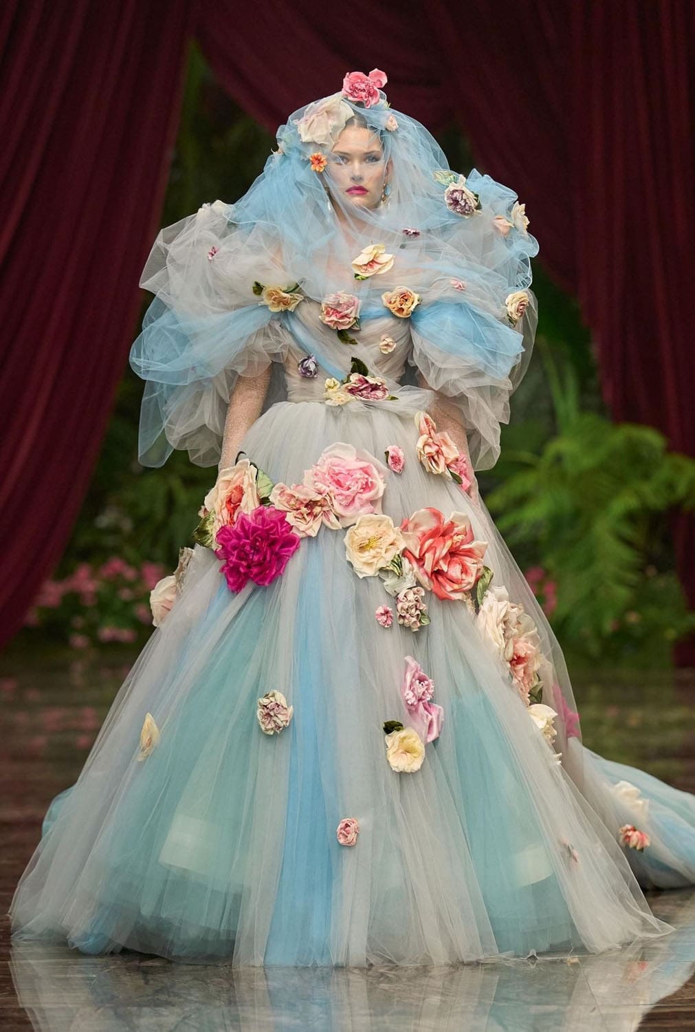 Dolce Gabbana Alta Moda 2026 Runway Magazine (59)
