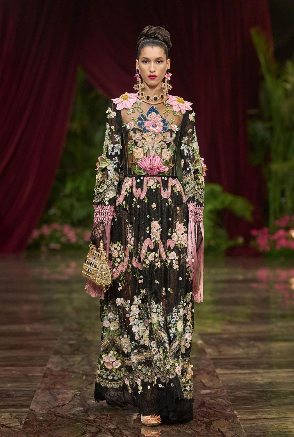 Dolce Gabbana Alta Moda 2026 Runway Magazine (65)
