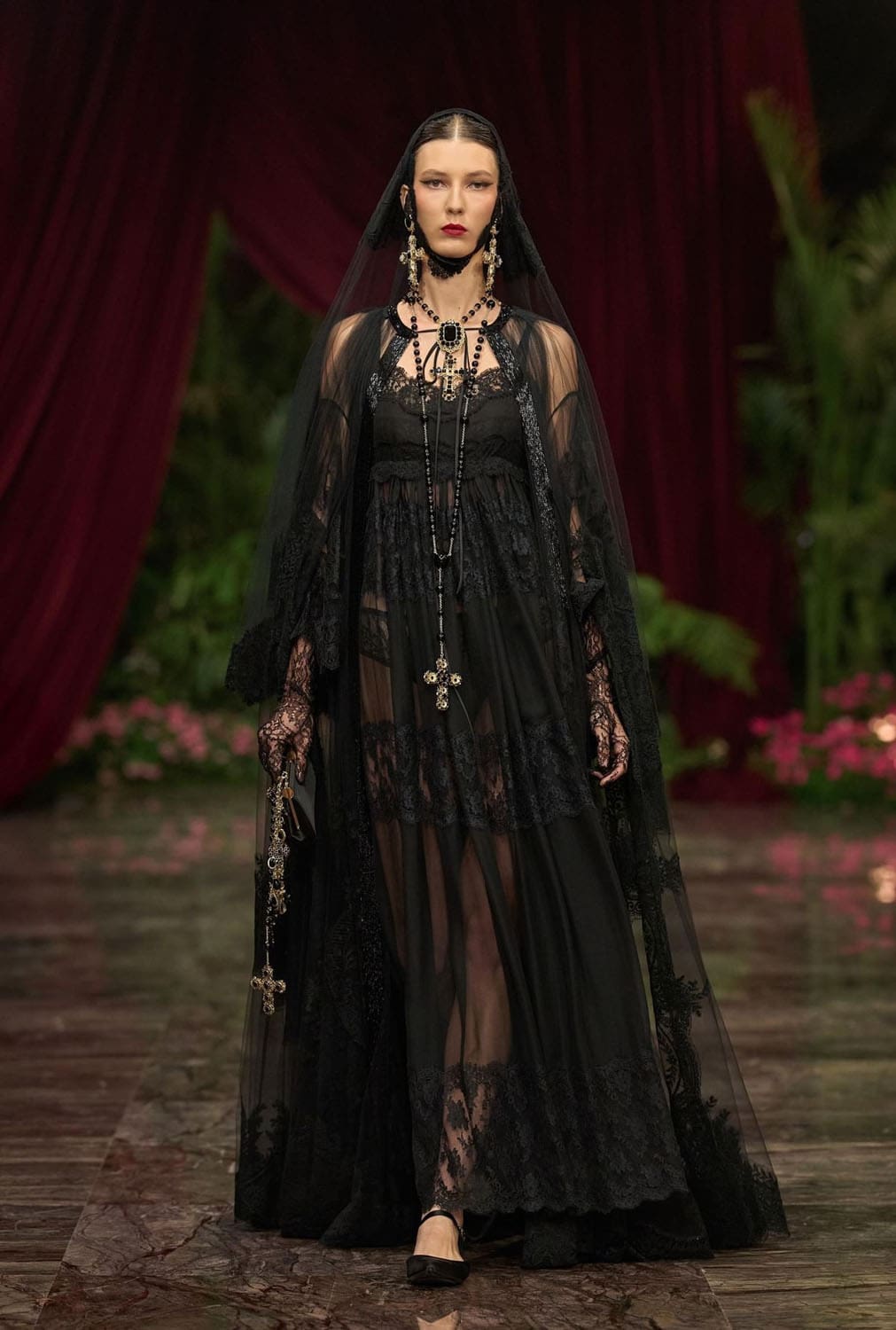 Dolce Gabbana Alta Moda 2026 Runway Magazine (72)