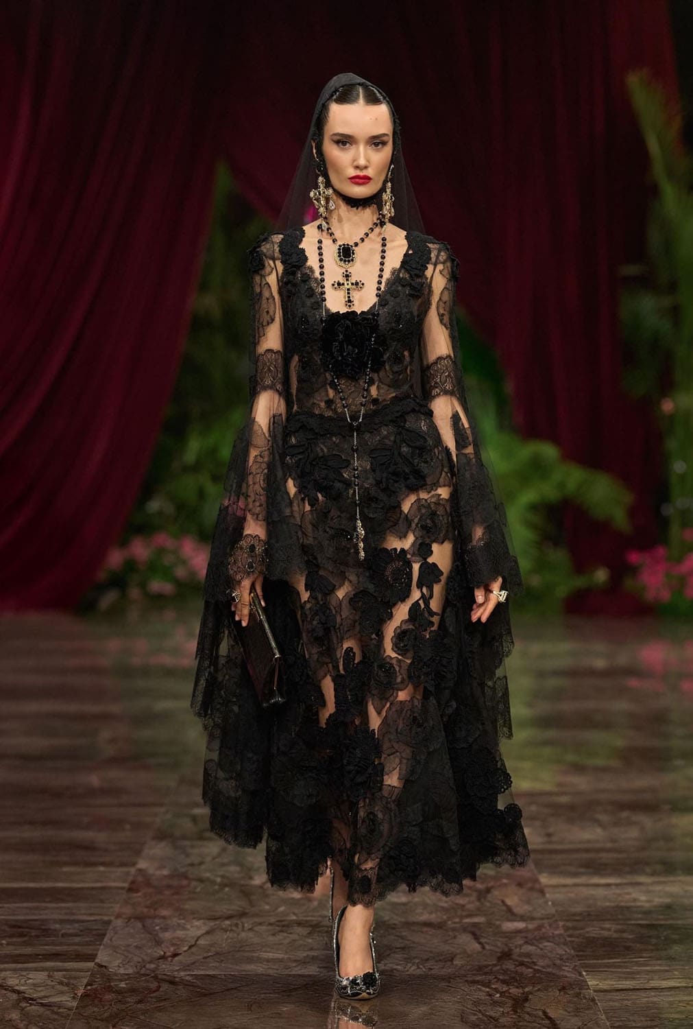 Dolce Gabbana Alta Moda 2026 Runway Magazine (80)