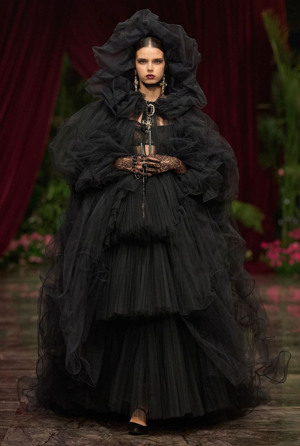 Dolce Gabbana Alta Moda 2026 Runway Magazine (82)