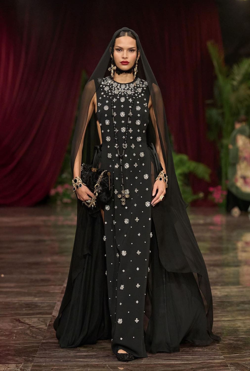 Dolce Gabbana Alta Moda 2026 Runway Magazine (85)