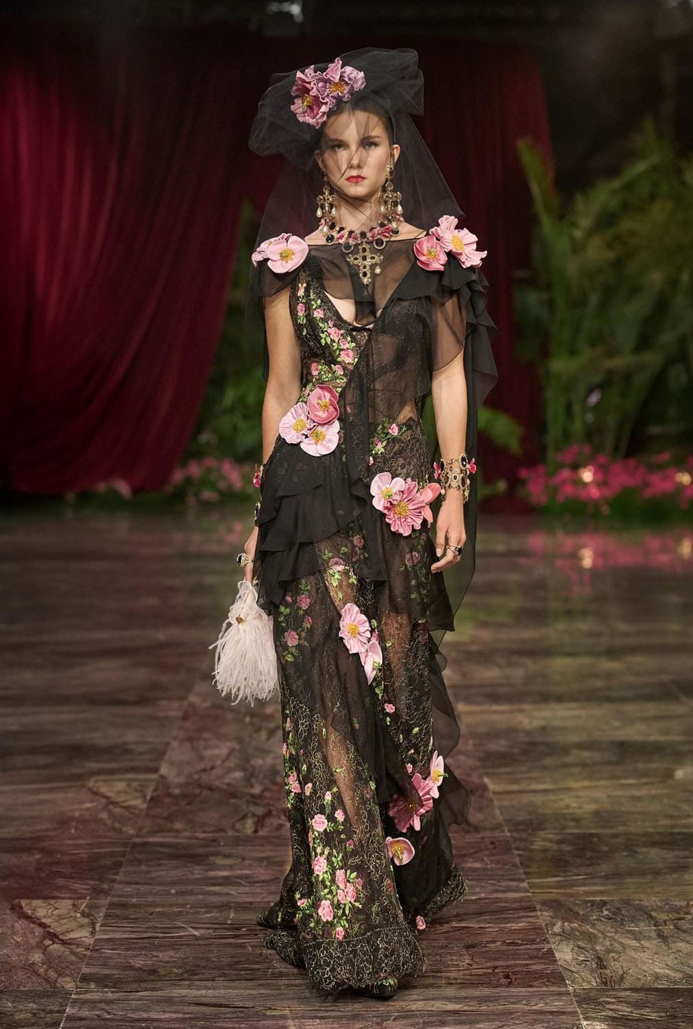 Dolce Gabbana Alta Moda 2026 Runway Magazine (86)