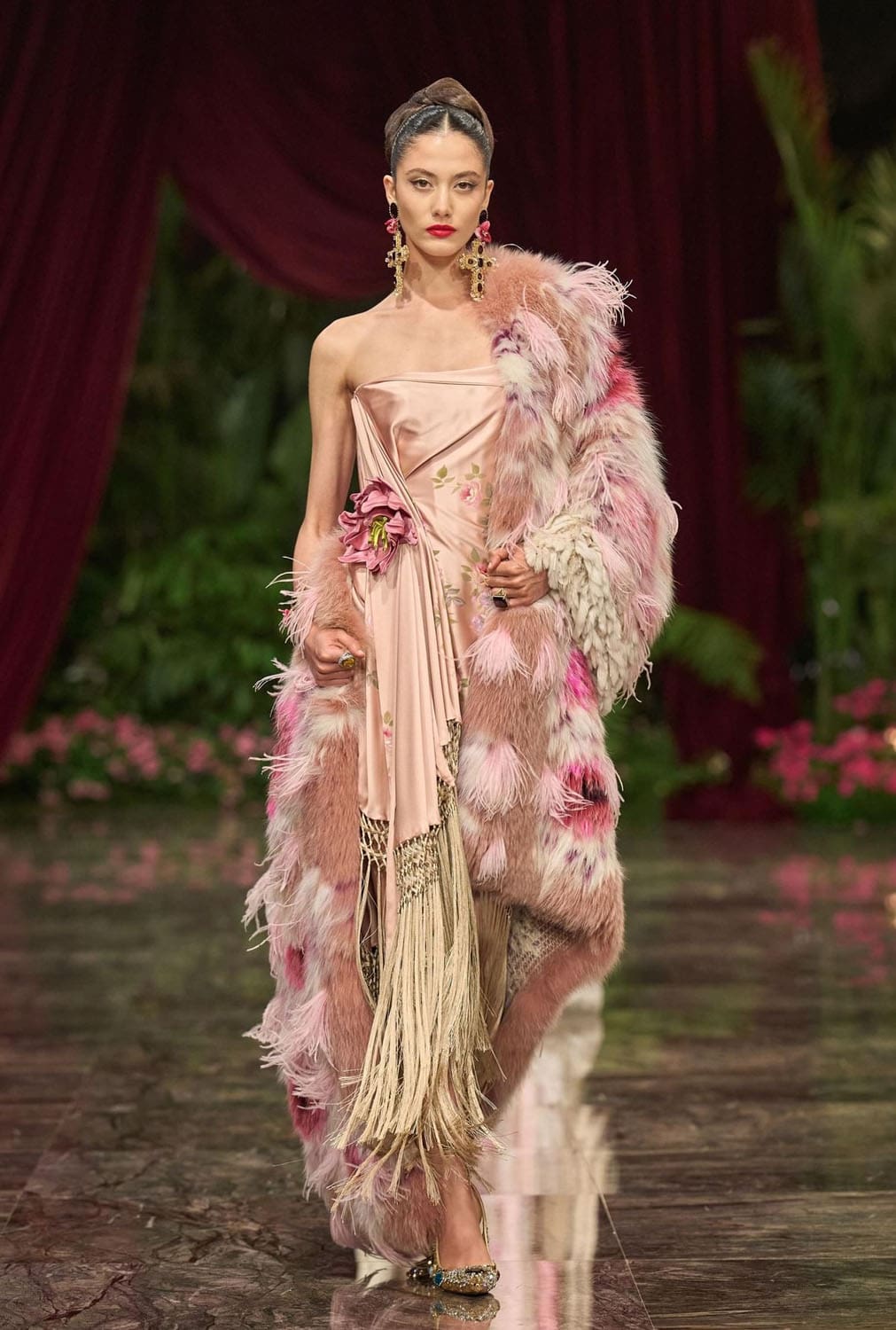 Dolce Gabbana Alta Moda 2026 Runway Magazine (90)