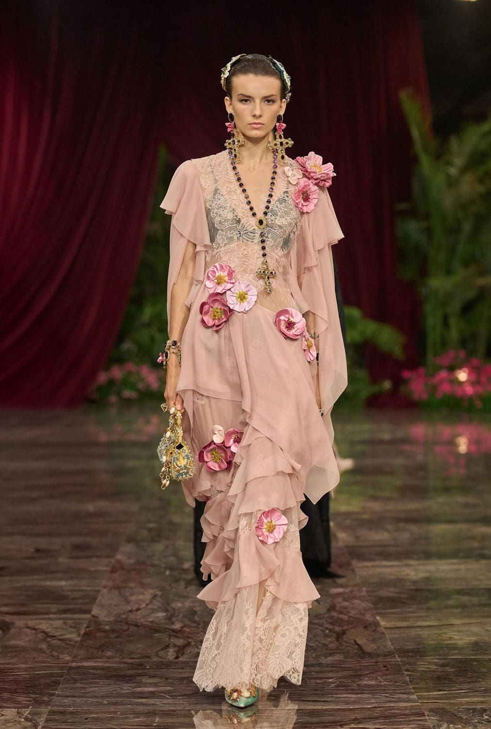 Dolce Gabbana Alta Moda 2026 Runway Magazine (92)