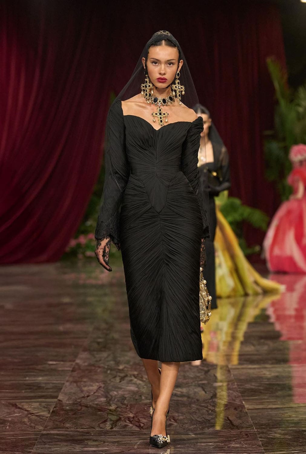 Dolce Gabbana Alta Moda 2026 Runway Magazine (94)