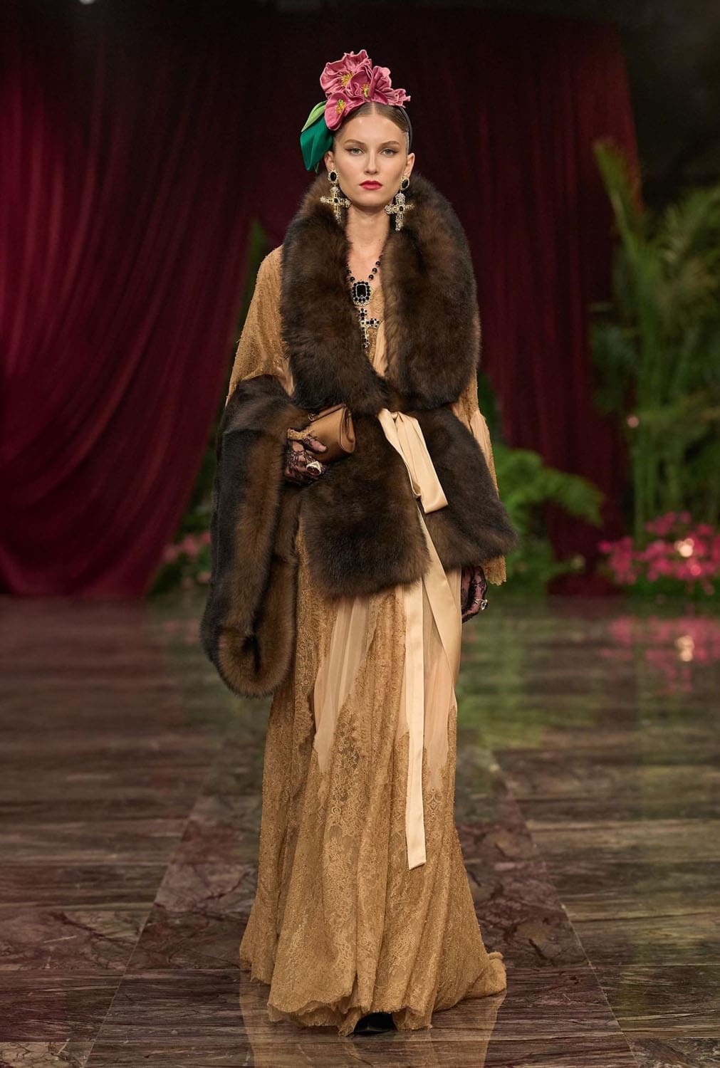 Dolce Gabbana Alta Moda 2026 Runway Magazine (97)