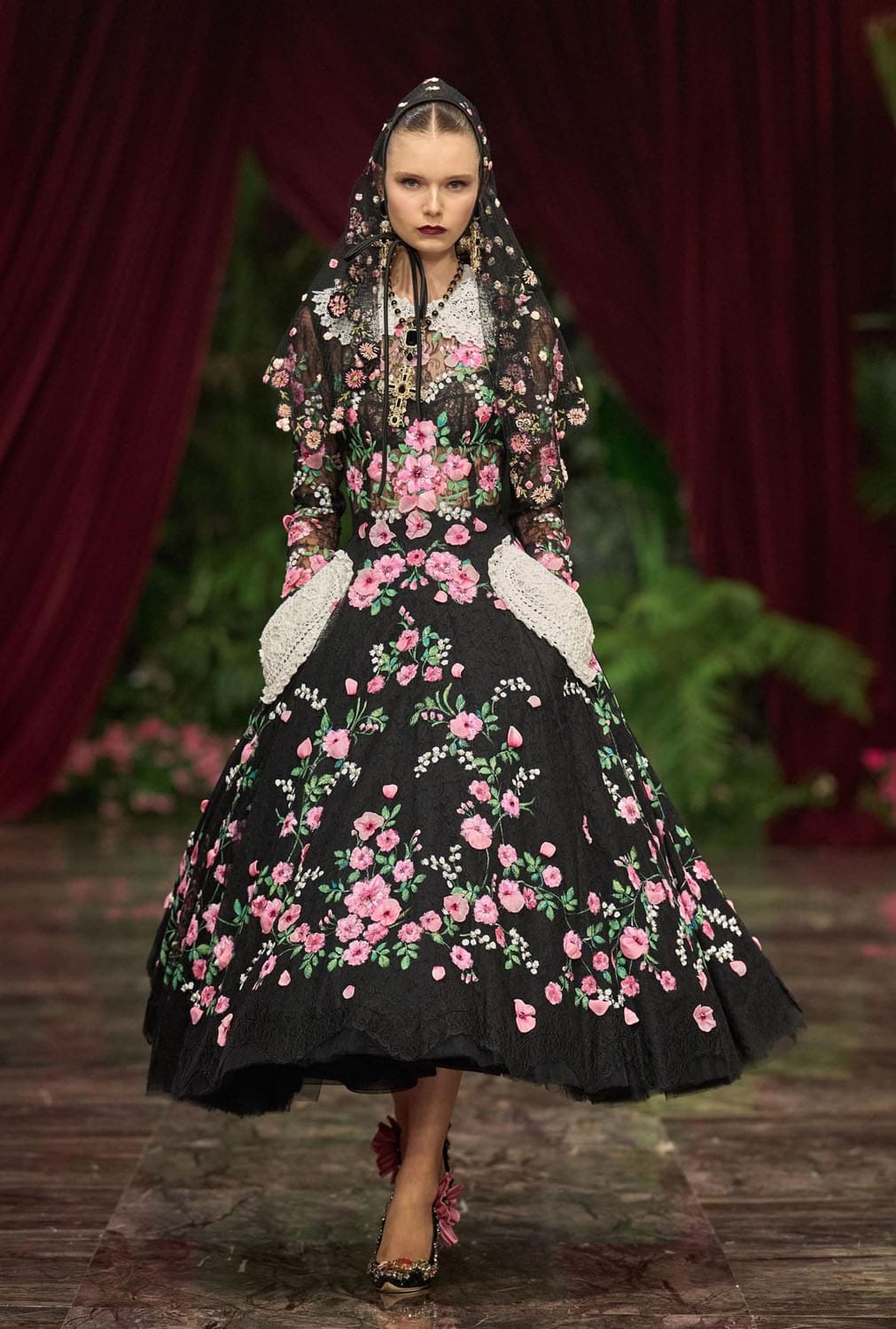 Dolce Gabbana Alta Moda 2026 Runway Magazine (98)