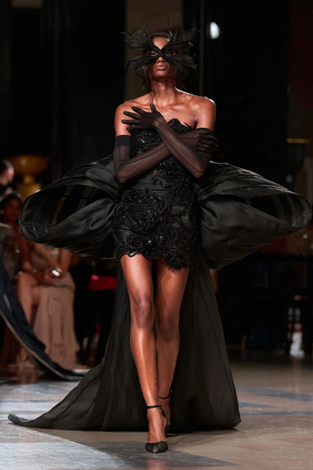 Elie Saab Fall 2026 2027 Haute Couture Runway Magazine (15)