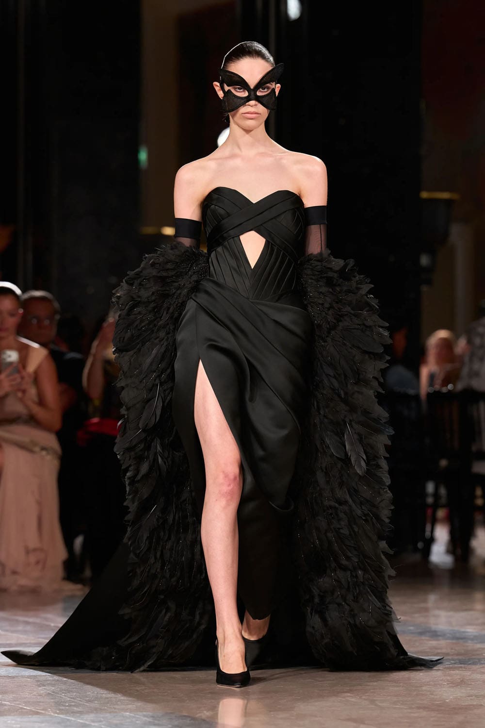 Elie Saab Fall 2026 2027 Haute Couture Runway Magazine (2)