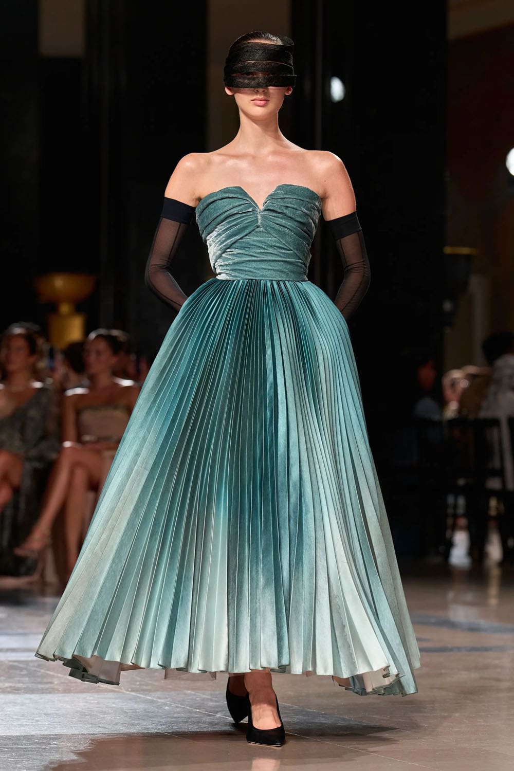 Elie Saab Fall 2026 2027 Haute Couture Runway Magazine (26)