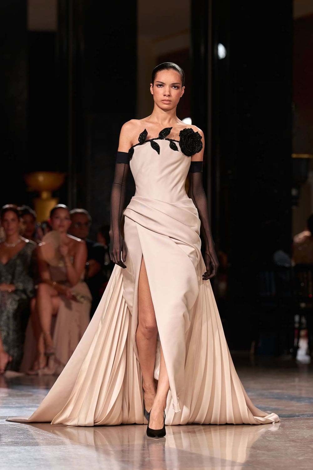 Elie Saab Fall 2026 2027 Haute Couture Runway Magazine (3)