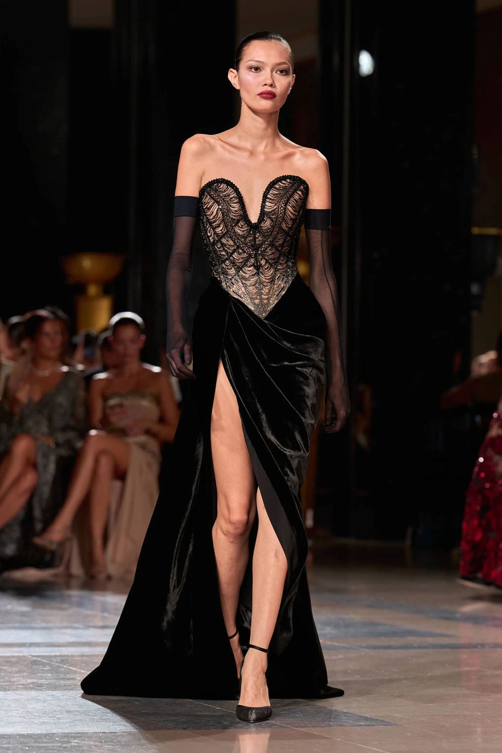 Elie Saab Fall 2026 2027 Haute Couture Runway Magazine (52)