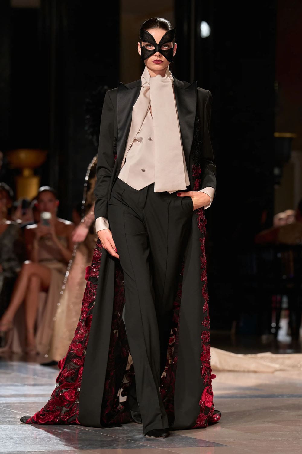 Elie Saab Fall 2026 2027 Haute Couture Runway Magazine (53)
