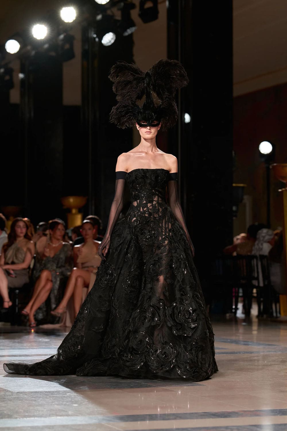 Elie Saab Fall 2026 2027 Haute Couture Runway Magazine (56)