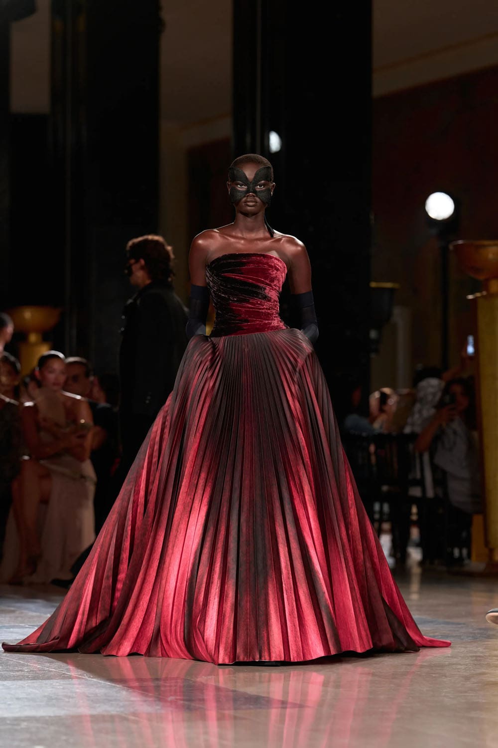 Elie Saab Fall 2026 2027 Haute Couture Runway Magazine (9)