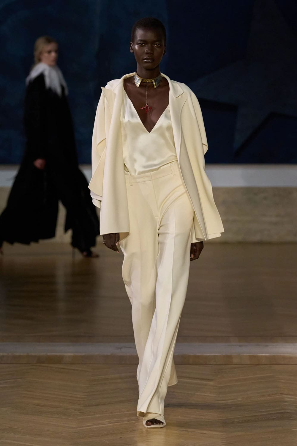 Fendi 2026/2027秋冬高级定制系列 Runway 杂志(10)