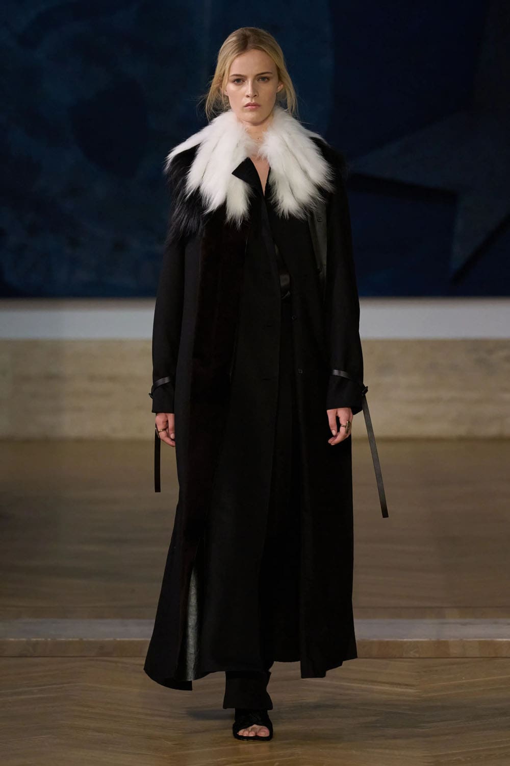 Fendi 2026/2027秋冬高级定制系列 Runway 杂志(11)