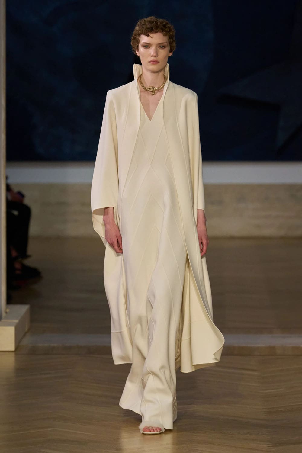 Fendi 2026/2027秋冬高级定制系列 Runway 杂志(14)