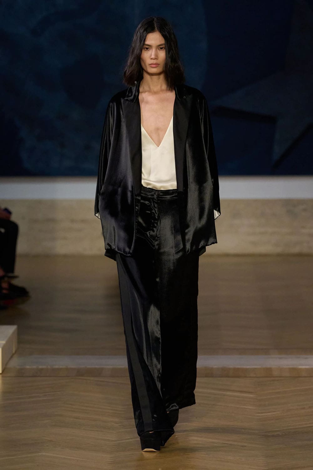 Fendi 2026/2027秋冬高级定制系列 Runway 杂志(15)